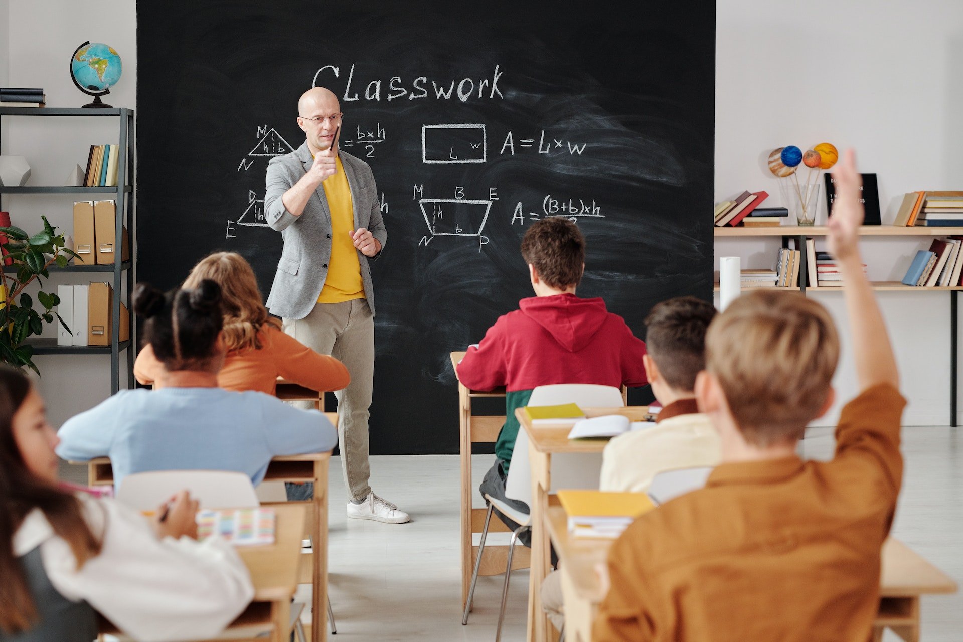 Scholarship grants by Mogulverse